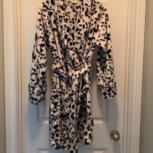 SOMA short plush robe - small/medium - Picture 2 of 7